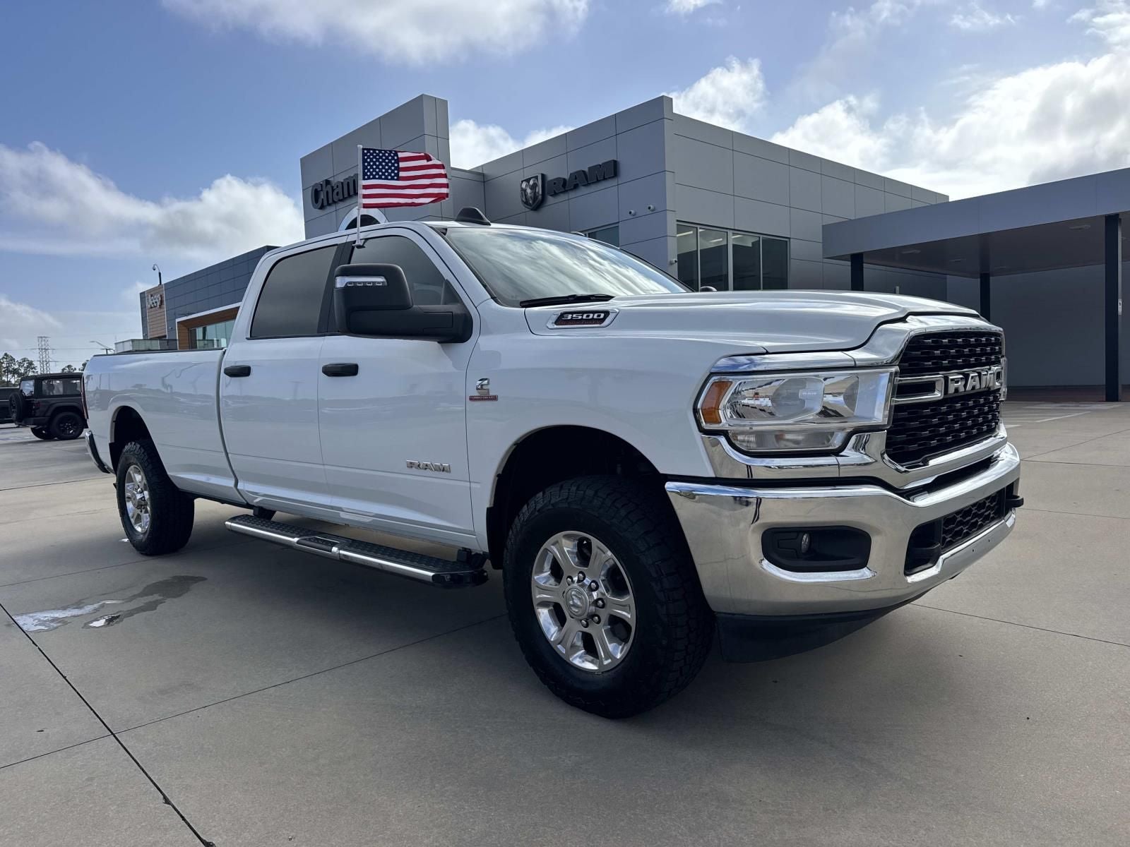 2024 RAM 3500 Big Horn Crew Cab 4x4 8' Box in Bright White Clearcoat — front three-quarter view