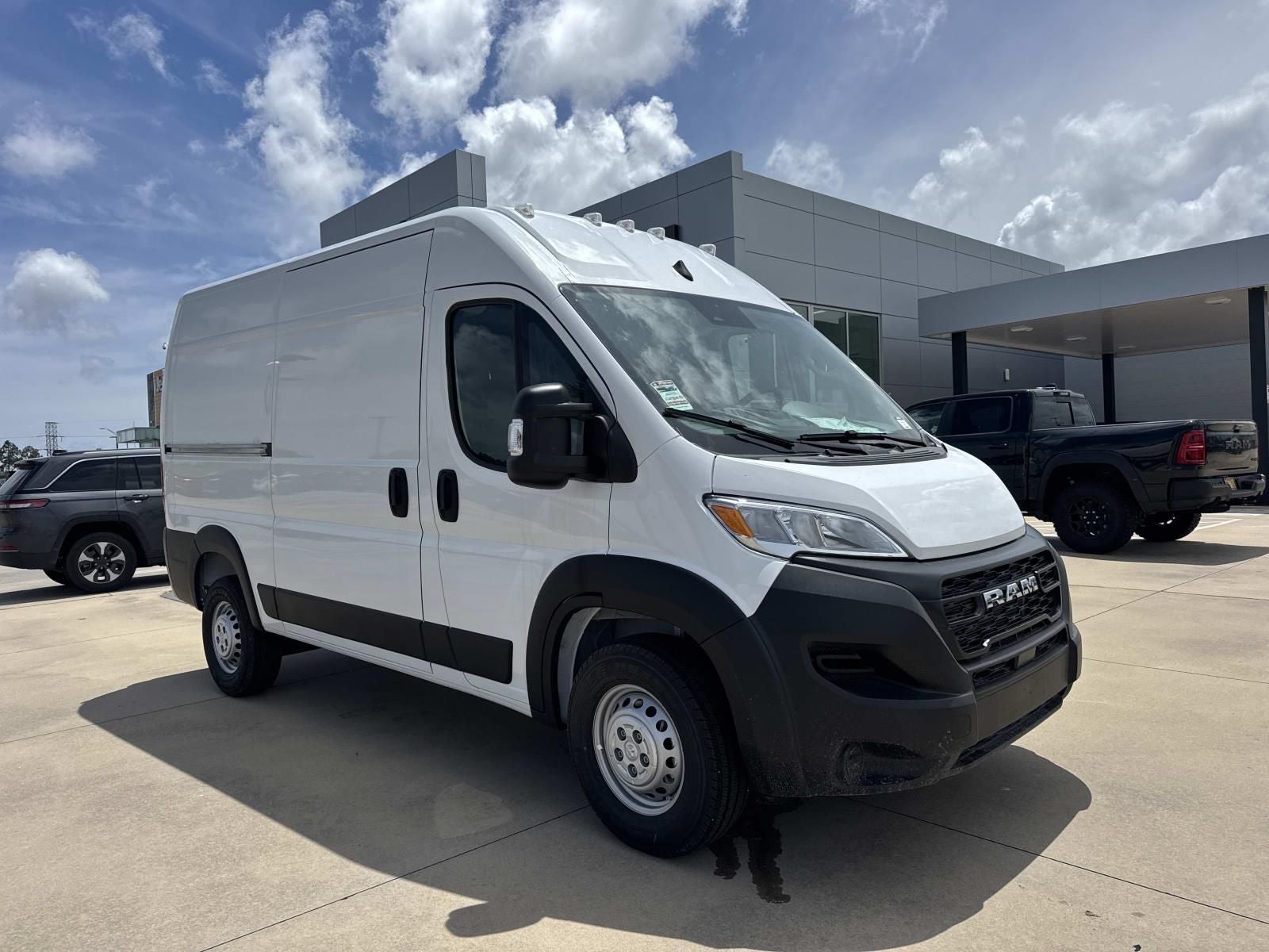 2026 RAM Ram ProMaster RAM PROMASTER 1500 TRADESMAN CARGO VAN HIGH ROOF 136' WB in Bright White Clear-Coat Exterior Paint — front...